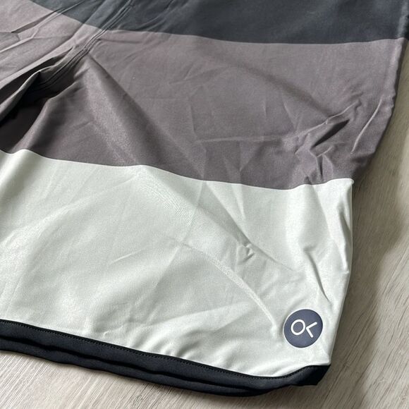 Outerknown Tasty Scallop Mid-Length Swim Shorts Trunks - Men’s Size‎ 36 - Picture 4 of 12